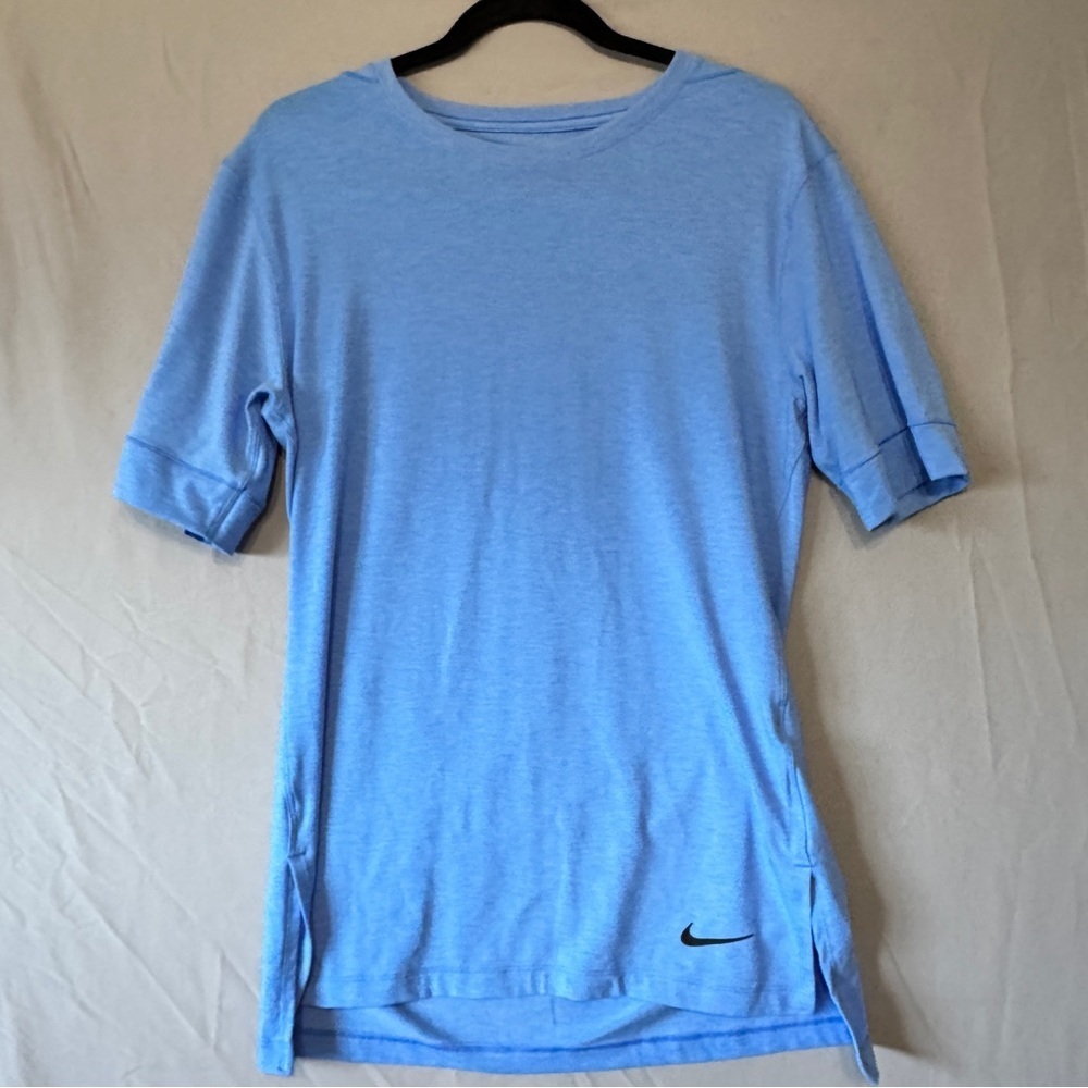 Nike Dri Fit Womens Tee Size M Blue Logo Athleisure Running Workout Yoga Gym